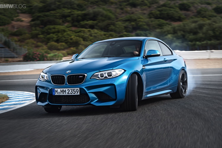 BMW M2 G87 drifting