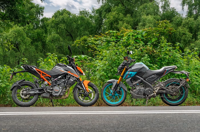 KTM 160 Duke head to head with Yamaha MT15