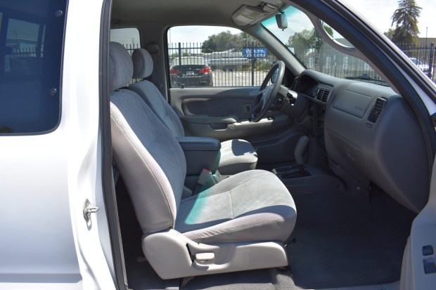 48k-Mile 2001 Toyota Tacoma PreRunner Xtracab SR5 TRD V6