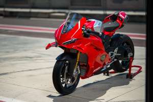 2026 Ducati Panigale V4 R