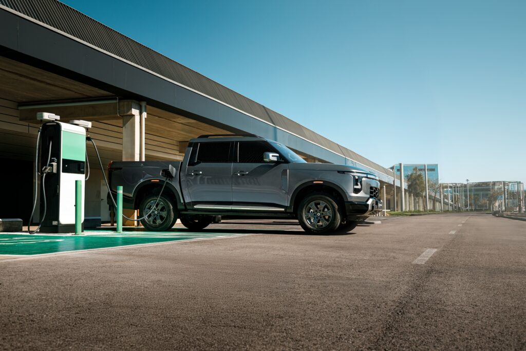  A Forgotten Spanish Brand Is Back Thanks To Chinese Automakers